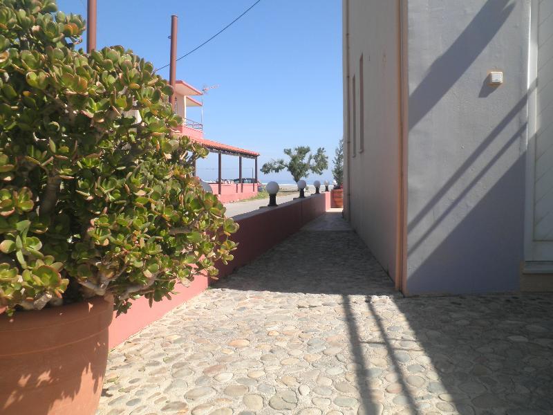 Haridimos 2* Tavronitis (Crete)
